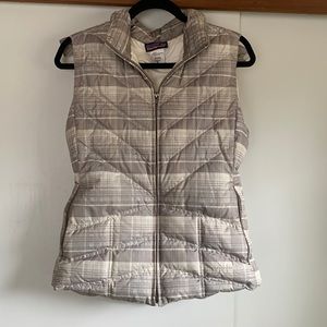 Patagonia Tan Gray Plaid Puffer Vest with Detachable Sherpa Lined Hood Size M